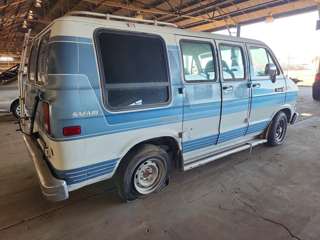1990 Dodge Ram Van B150 - Image 3