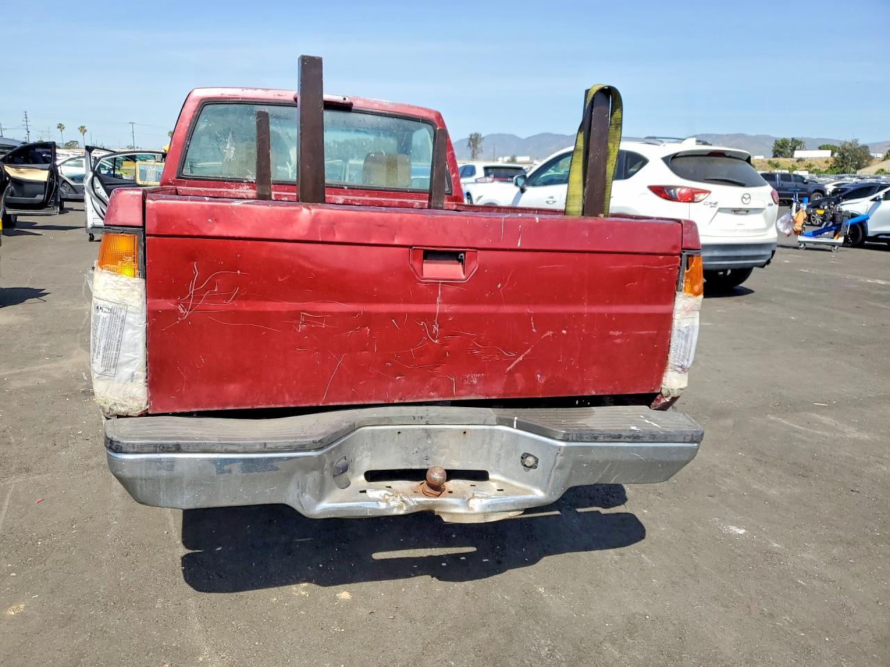 1996 Nissan Truck Base - Фото 6