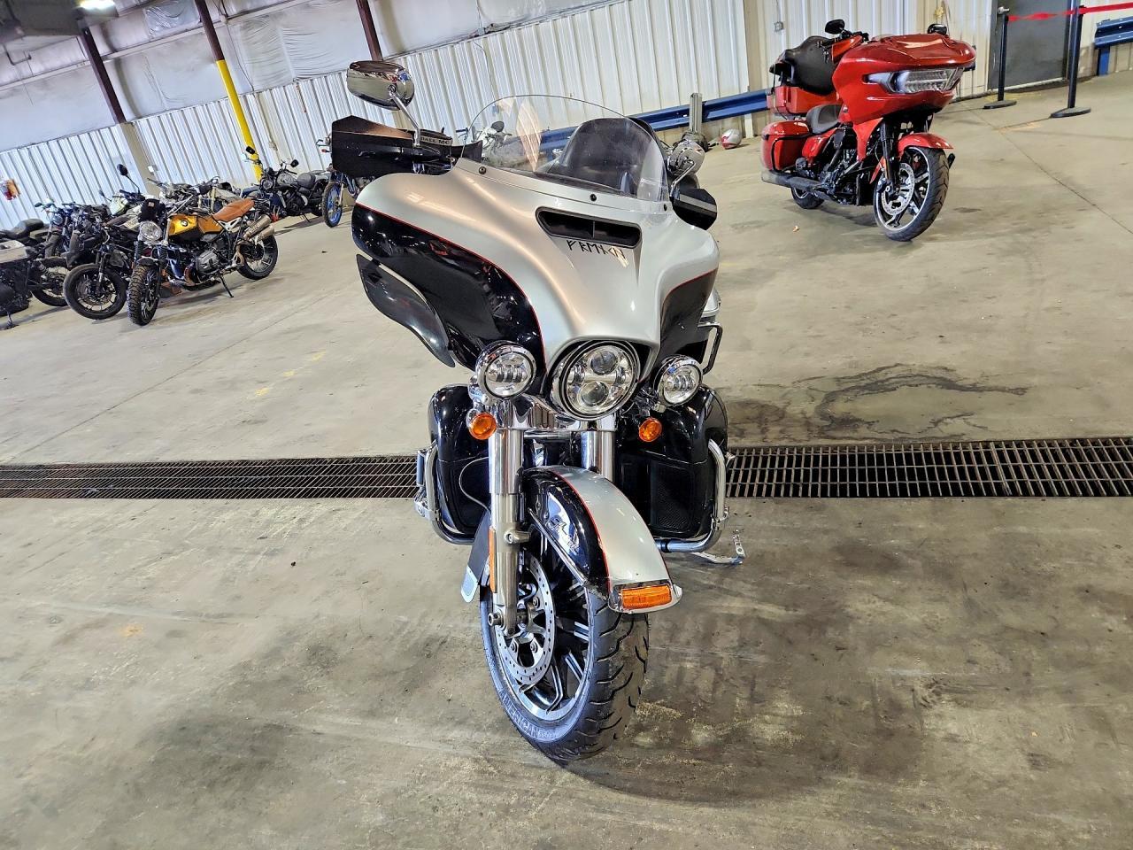 2015 Harley-Davidson Flhtkl Ultra Limited Low - Image 2