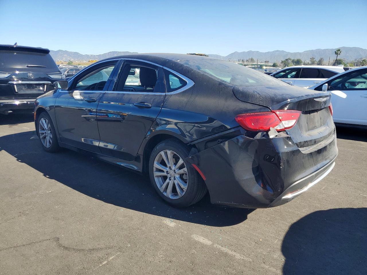 2016 Chrysler 200 Limited - Фото 2