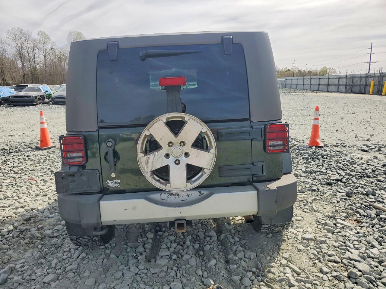 2010 Jeep Wrangler Sahara - Фото 6