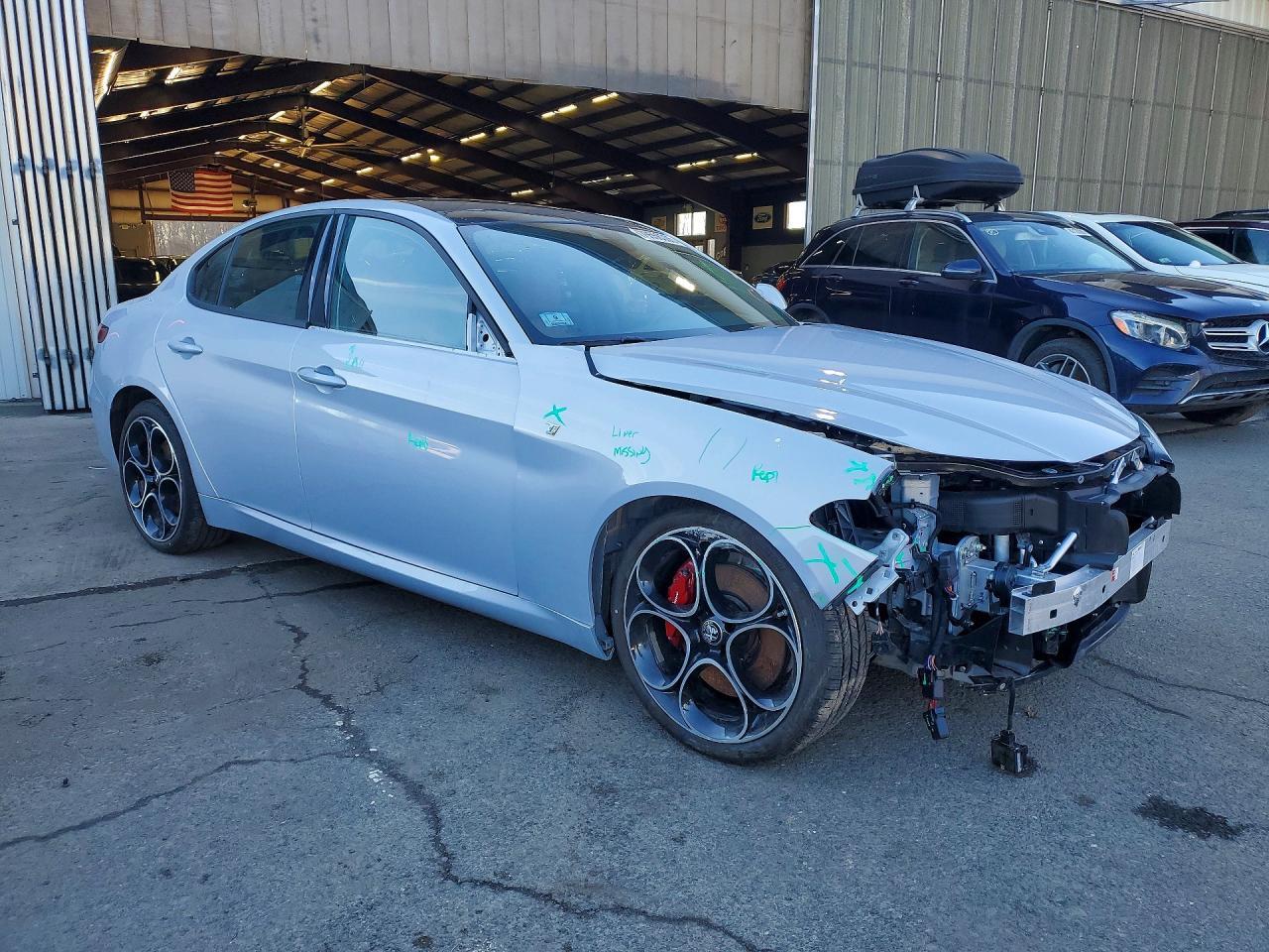 2022 Alfa Romeo Giulia Super - Фото 4