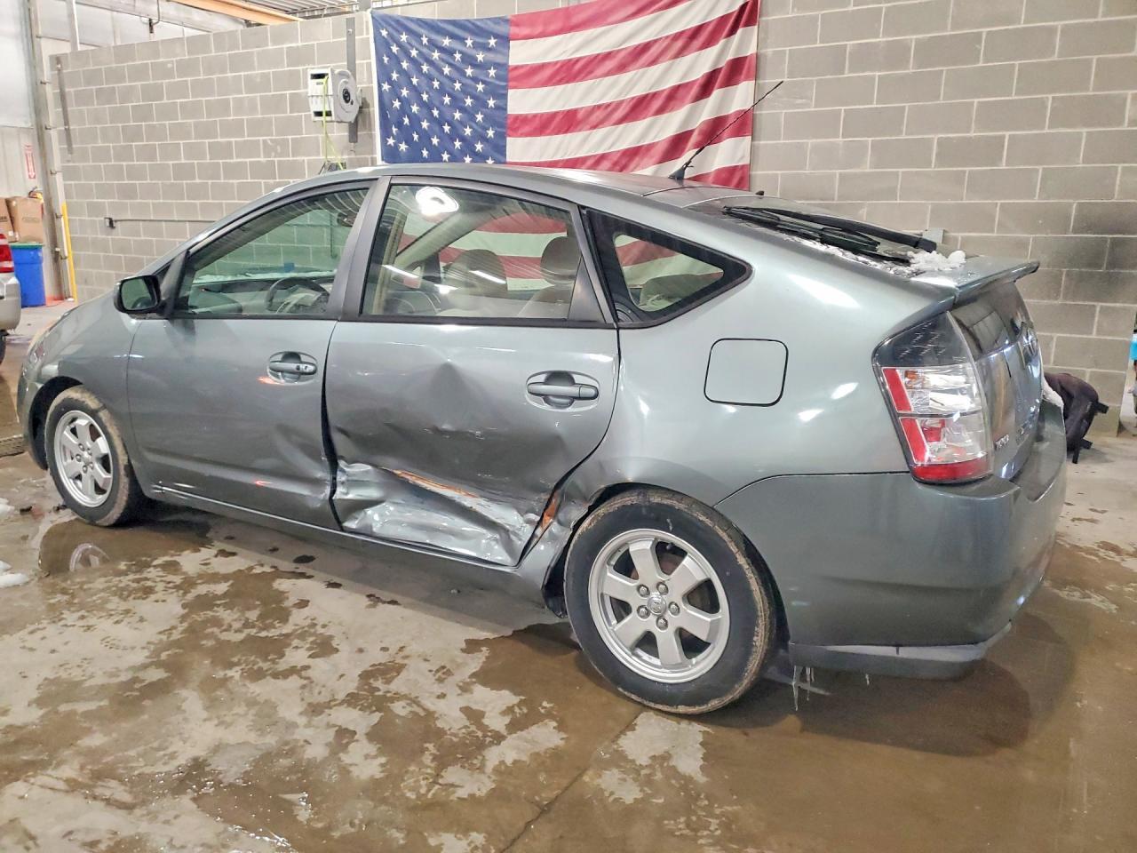 2005 Toyota Prius Base - Фото 2