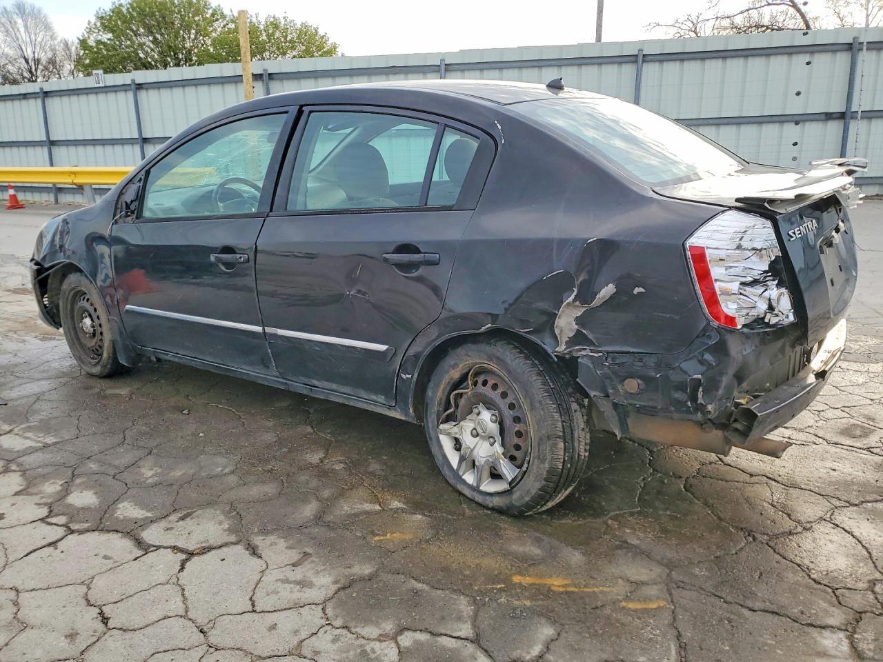 2011 Nissan Sentra 2.0/2.0S/Sr/2.0Sl - Фото 2