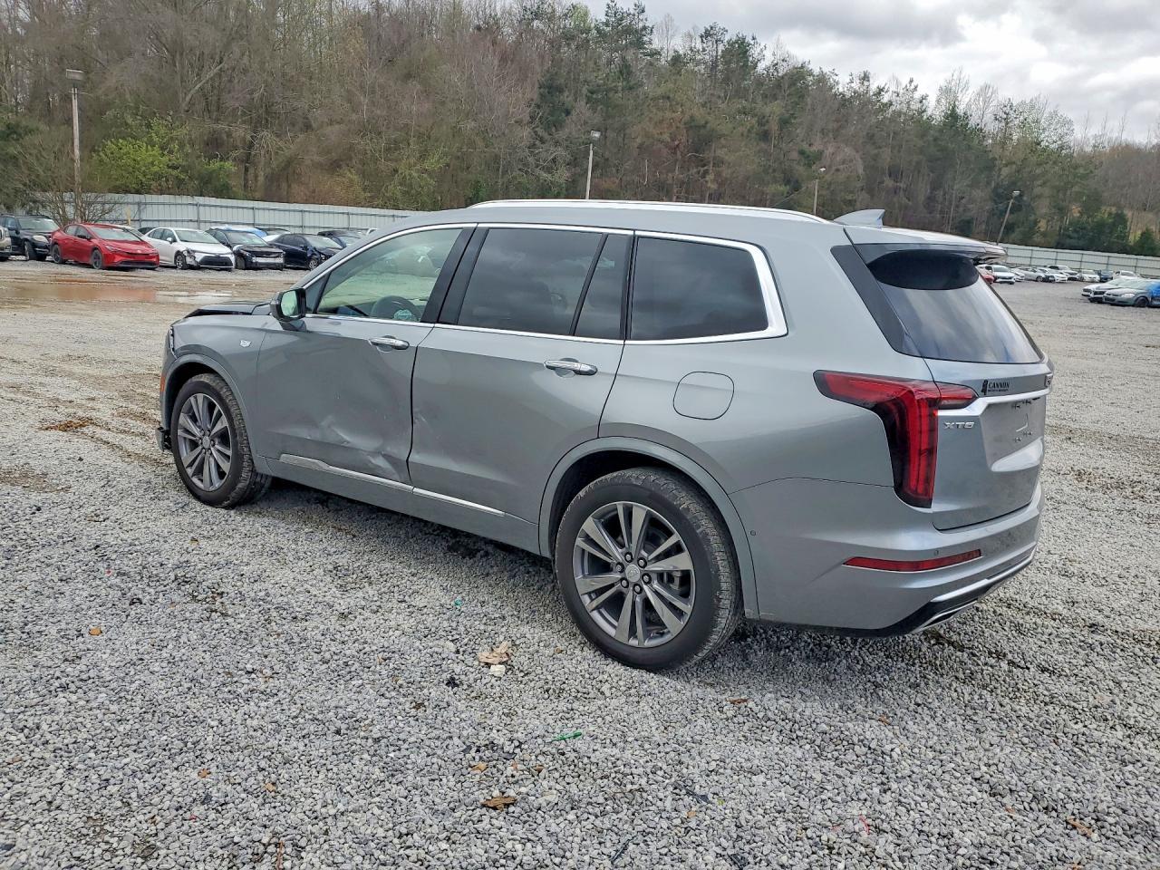 2025 Cadillac Xt6 Platinum Premium Luxury - Image 2