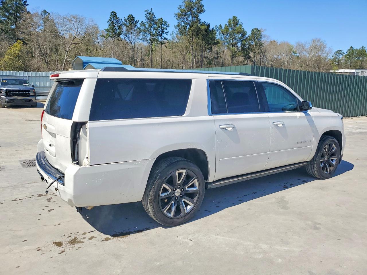 2016 Chevrolet Suburban C1500 Ltz - Фото 3