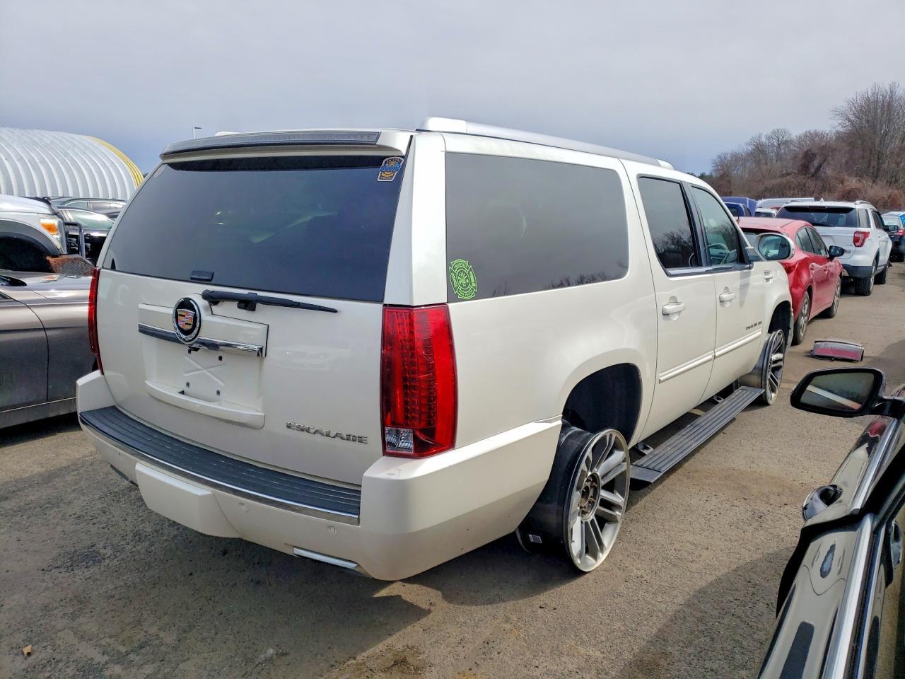 2013 Cadillac Escalade - Image 3