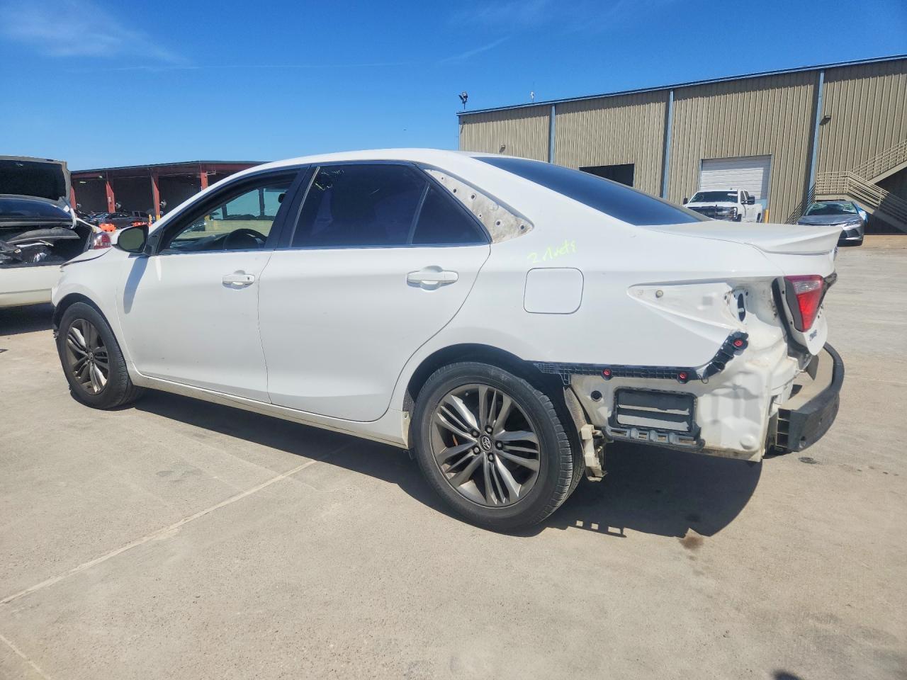 2016 Toyota Camry Se - Image 2