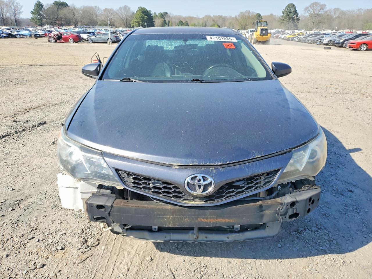 2014 Toyota Camry - Image 5
