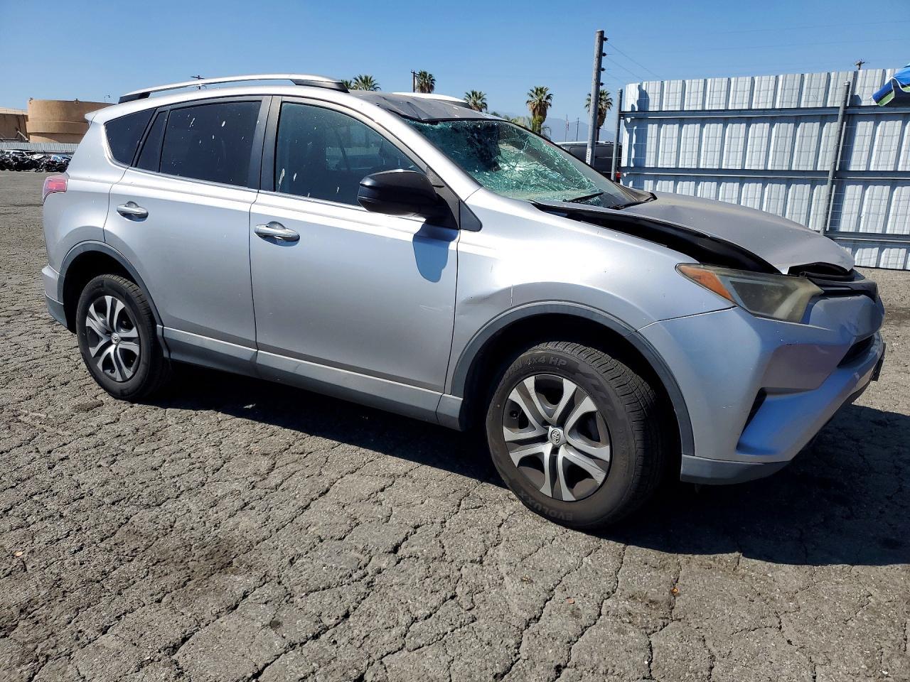 2017 Toyota Rav4 Le - Image 4