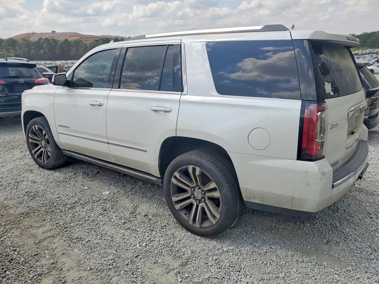 2020 GMC Yukon Denali - Image 2