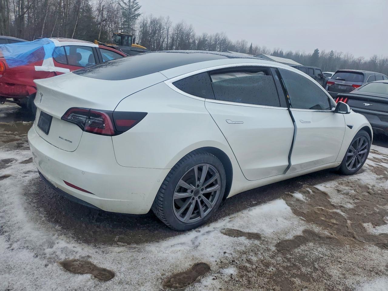 2022 Tesla Model 3 - Image 3