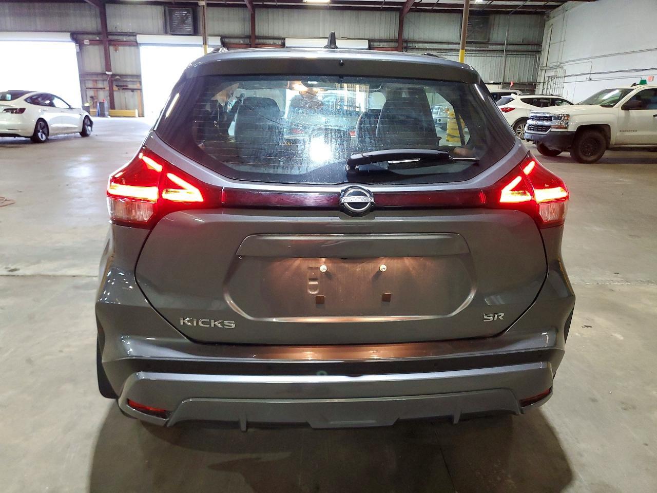 2024 Nissan Kicks Sr - Image 6