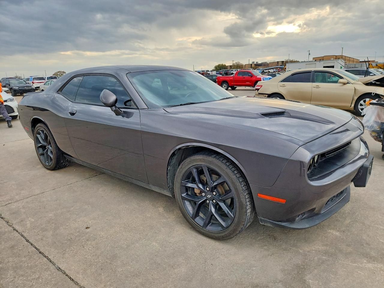 2022 Dodge Challenger Sxt - Image 4