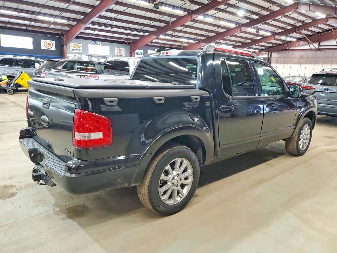 2007 Ford Explorer Sport Trac Limited - Image 3