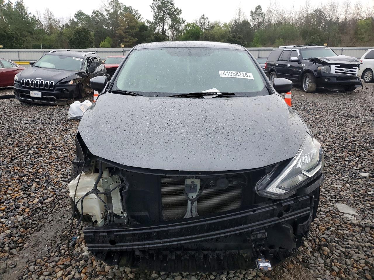 2019 Nissan Sentra S - Фото 5