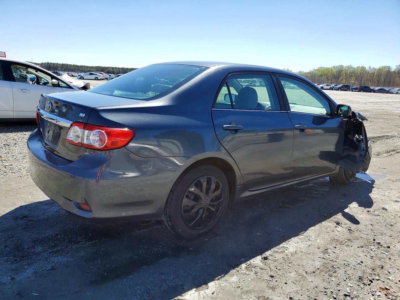 2013 Toyota Corolla Le - Image 3