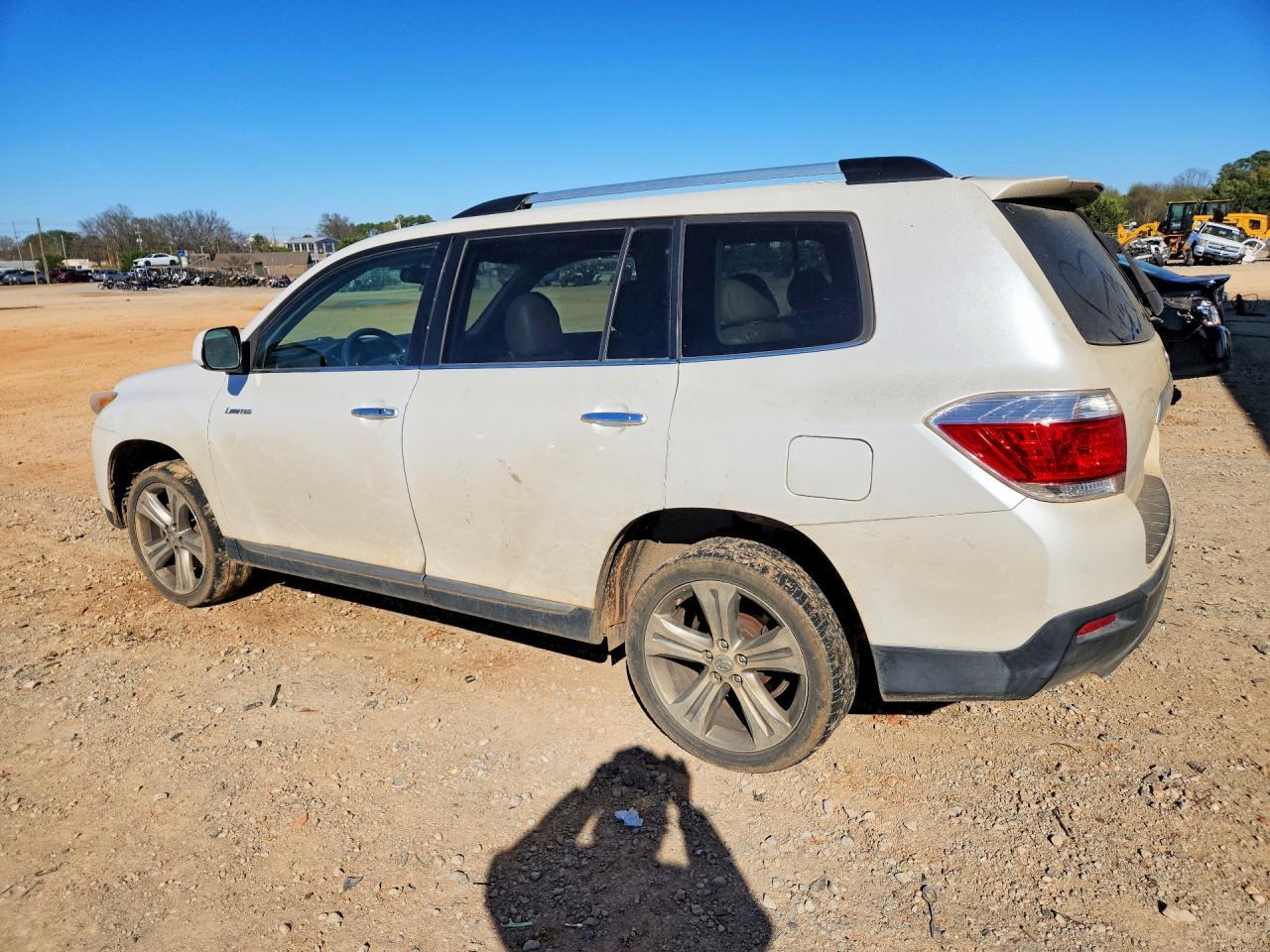 2011 Toyota Highlander Limited - Image 2
