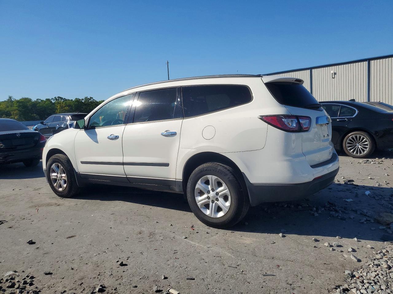 2015 Chevrolet Traverse Ls - Image 2