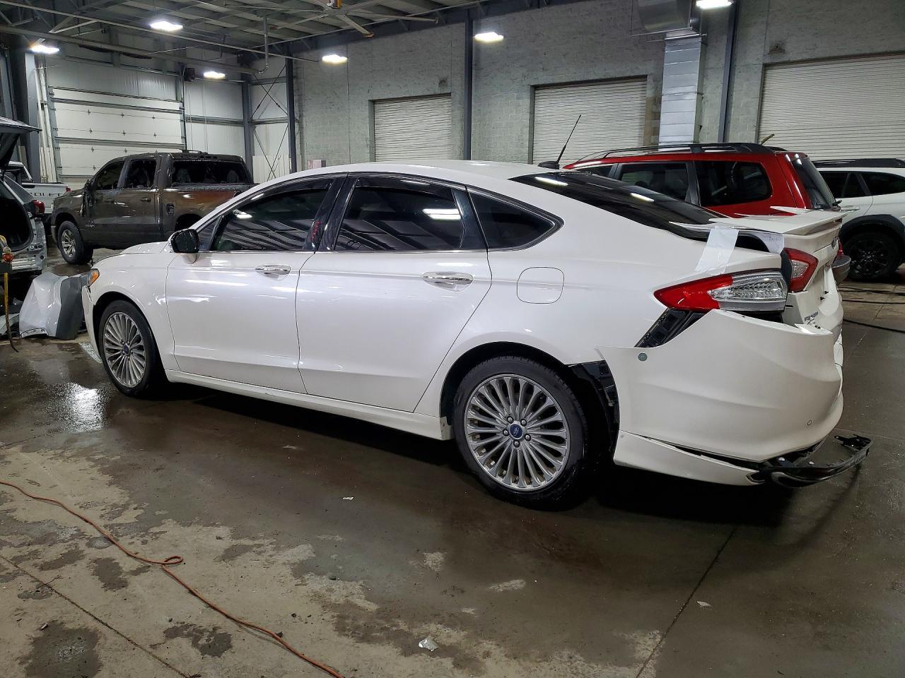 2016 Ford Fusion Titanium - Фото 2