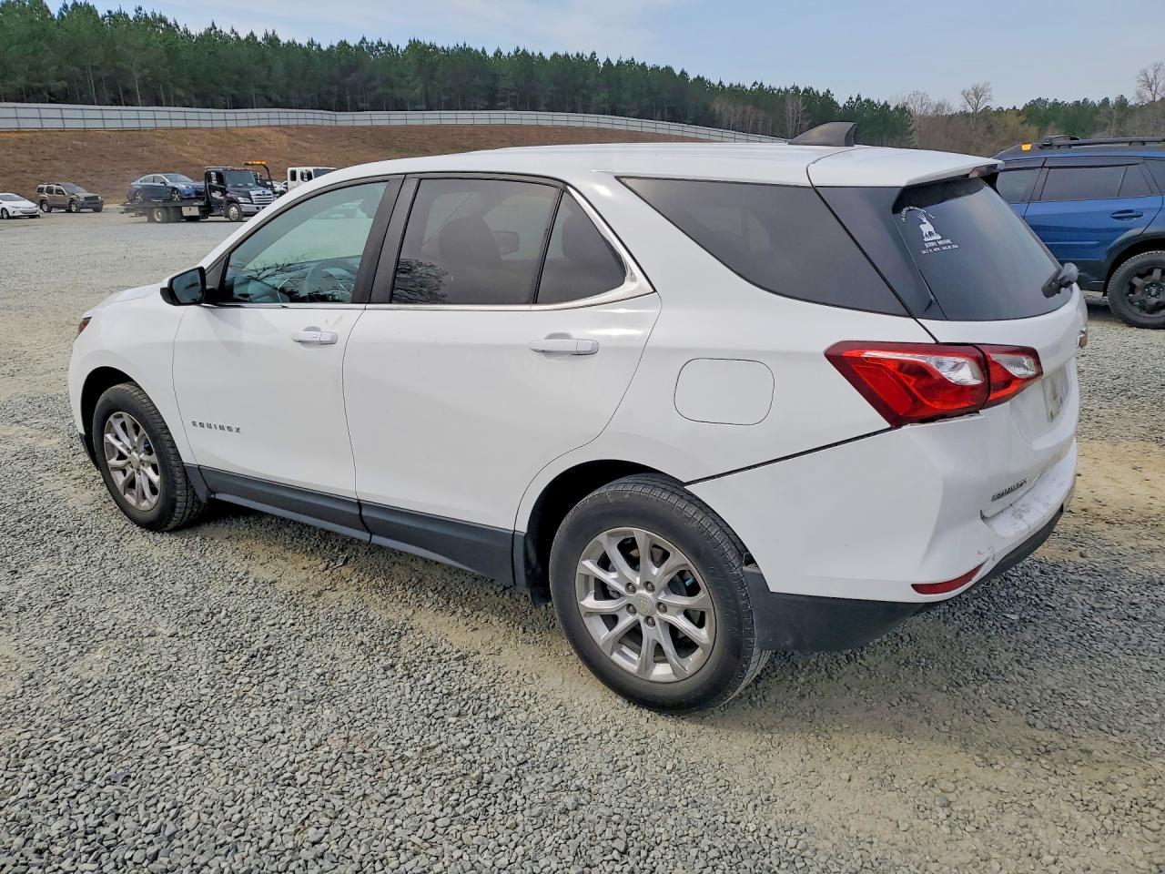 2021 Chevrolet Equinox Lt - Image 2