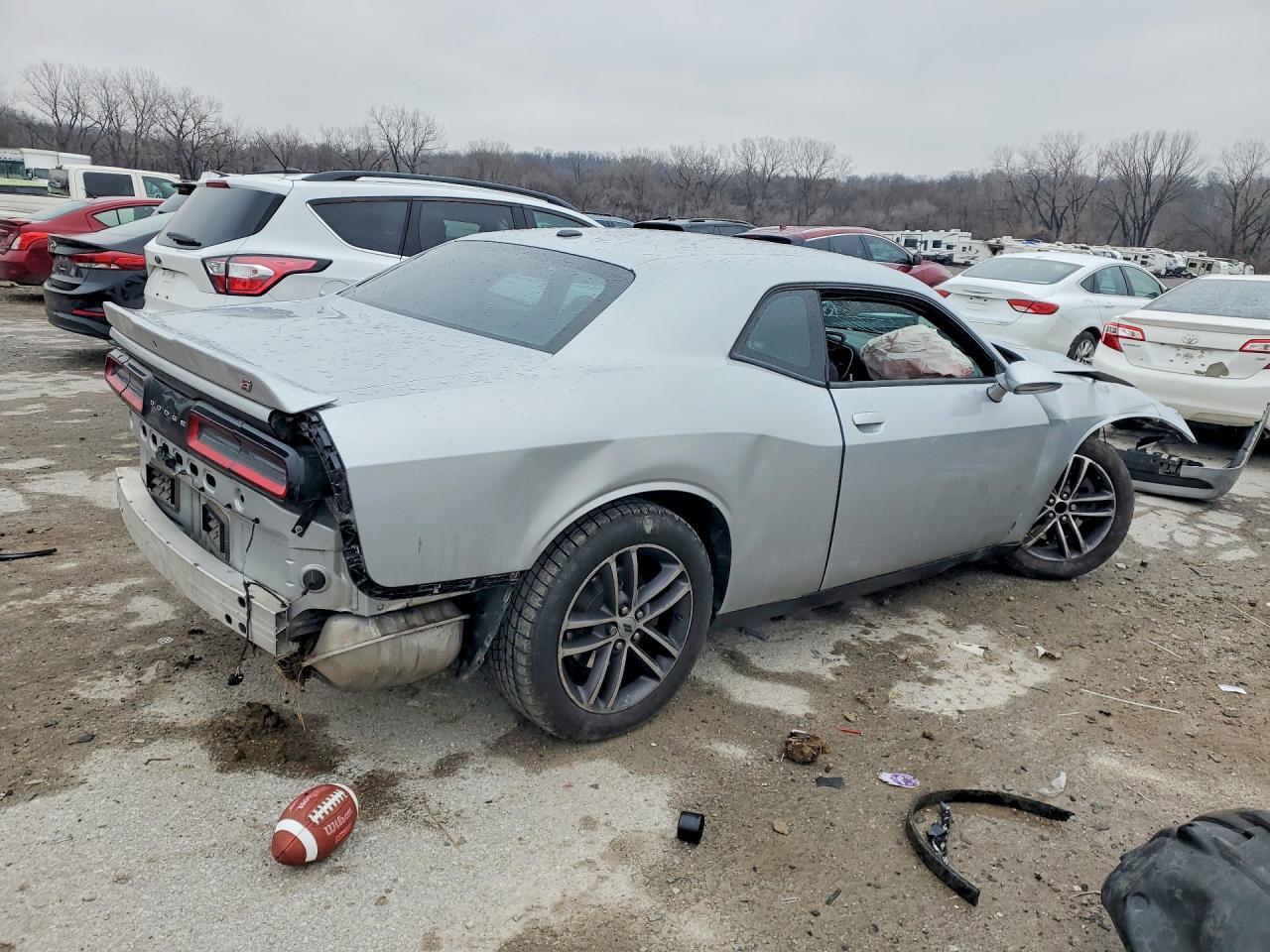 2019 Dodge Challenger Sxt - Image 3