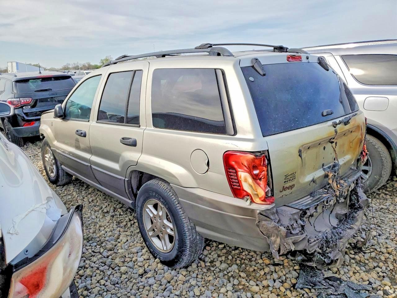 2004 Jeep Grand Cherokee Laredo - Image 2