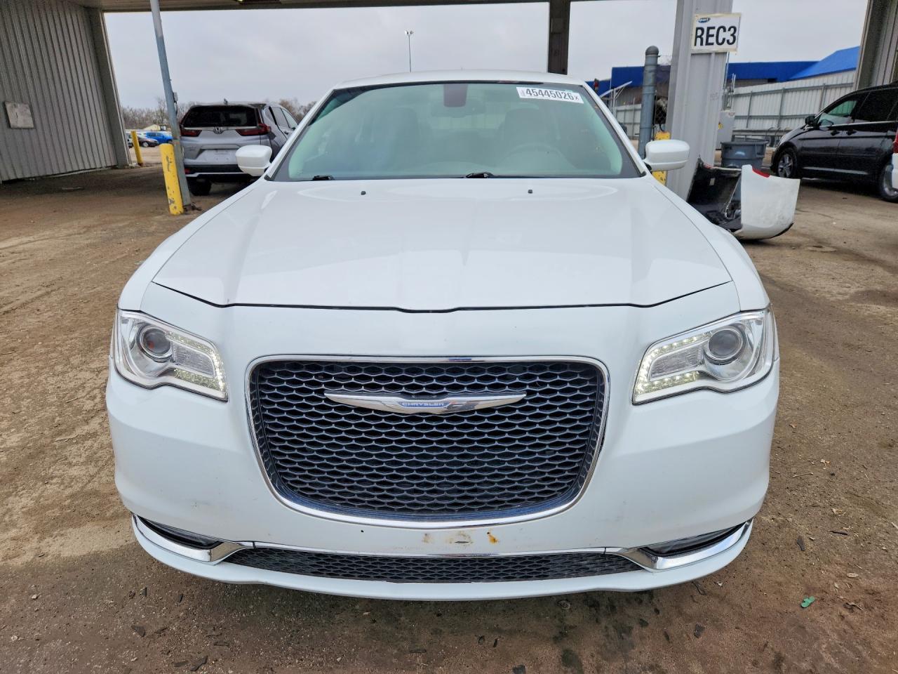 2016 Chrysler 300 Limited - Image 5
