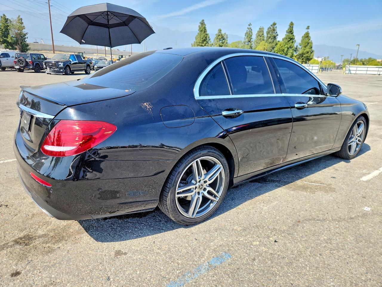 2018 Mercedes-Benz E 300 - Фото 3