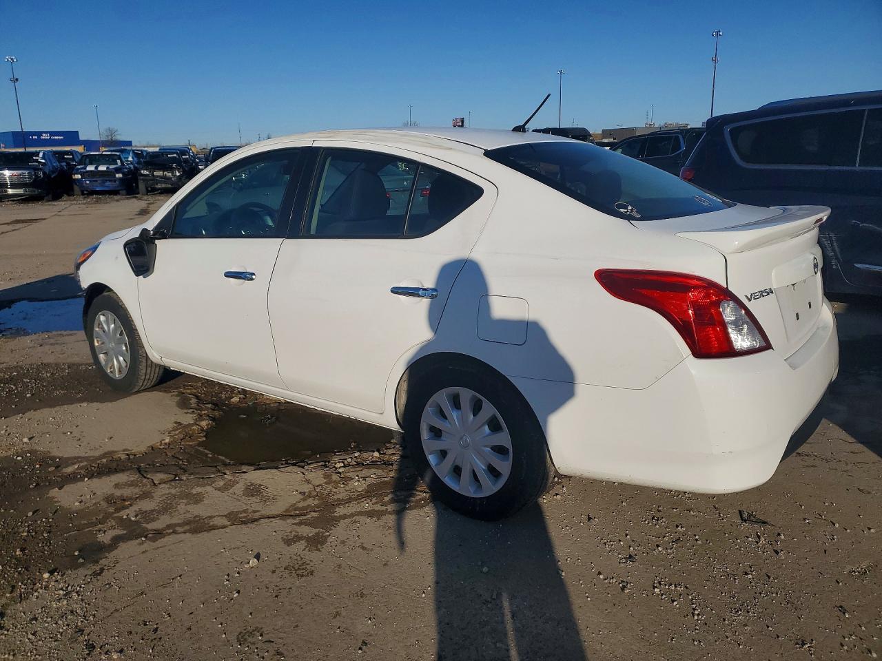 2019 Nissan Versa Sv - Фото 2