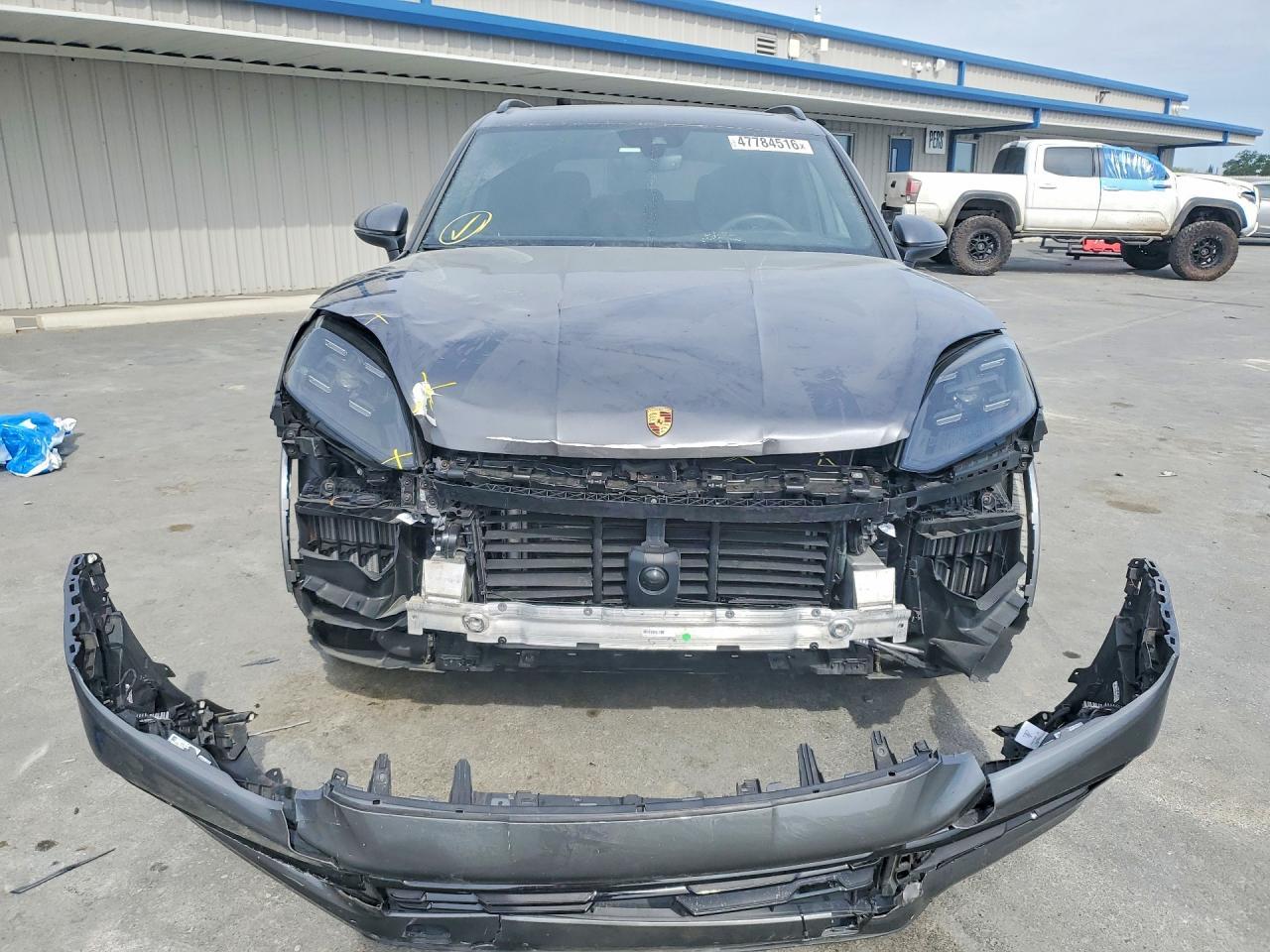 2024 Porsche Cayenne - Image 5