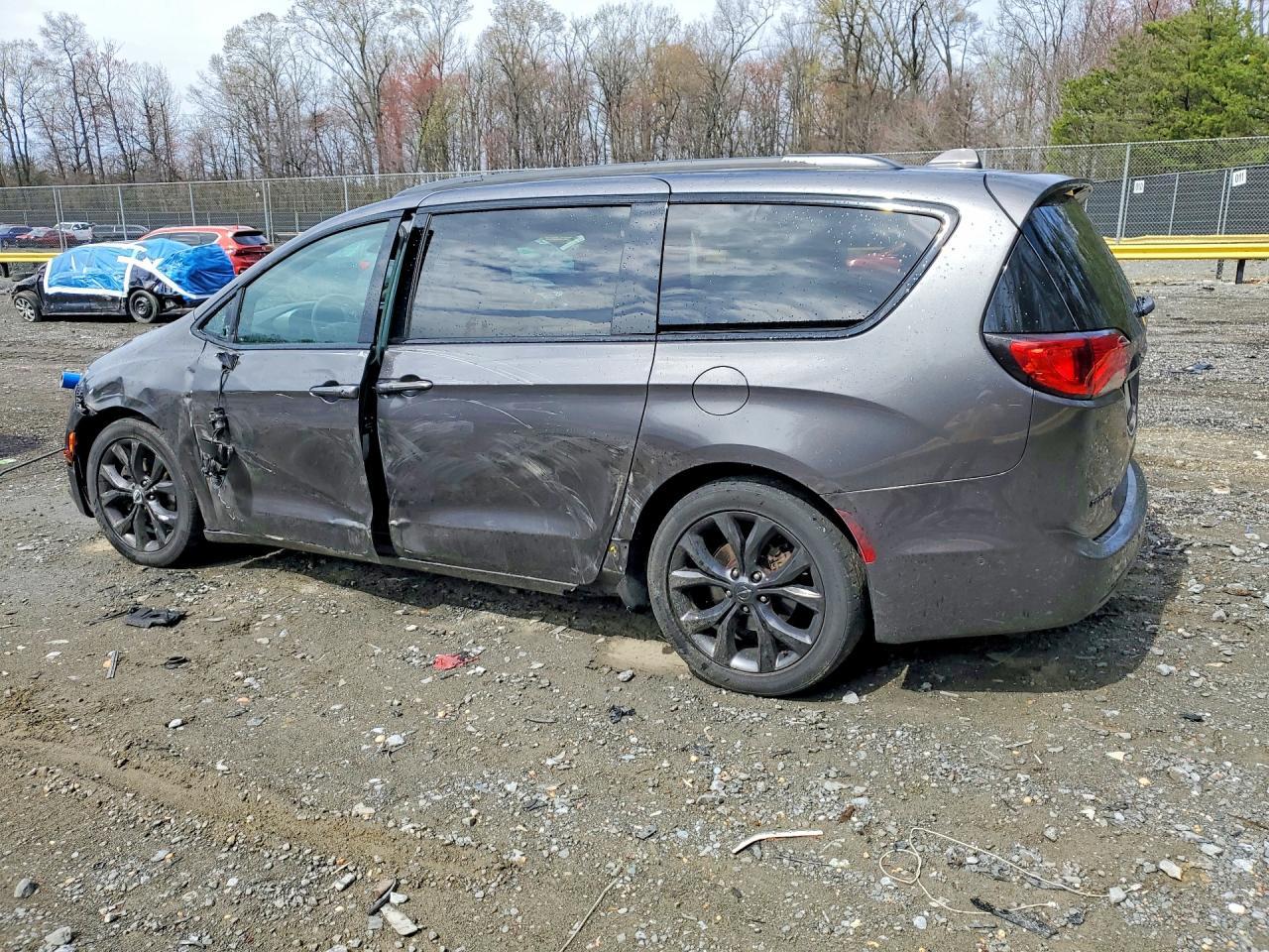 2018 Chrysler Pacifica Touring L Plus - Фото 2
