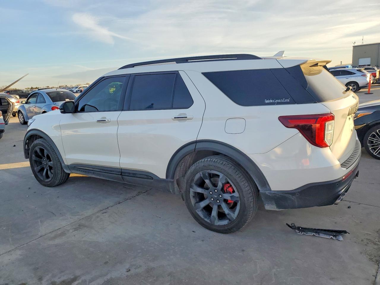 2022 Ford Explorer St - Image 2