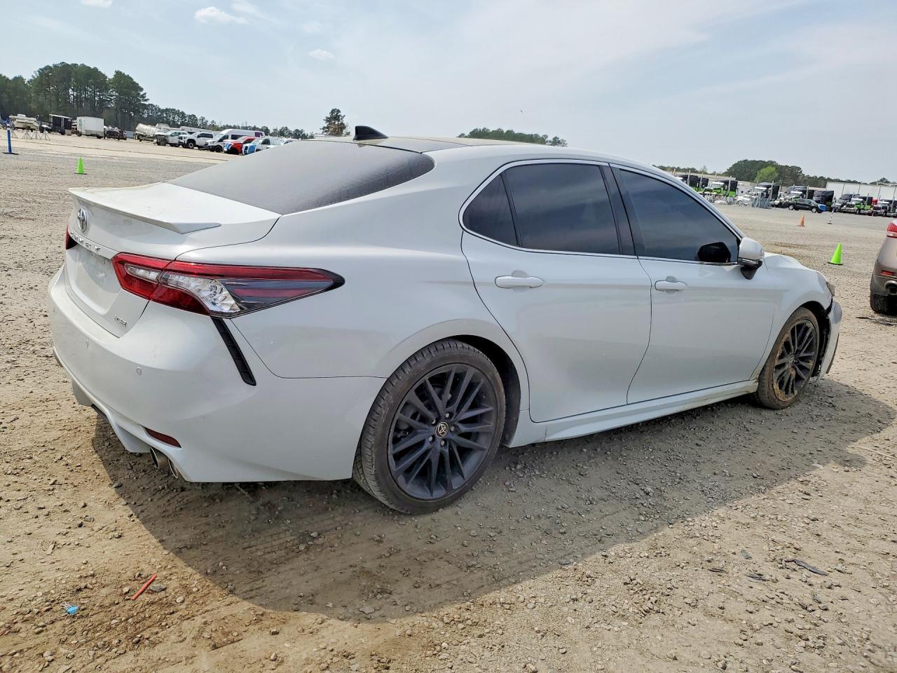 2022 Toyota Camry Xse V6 - Фото 3
