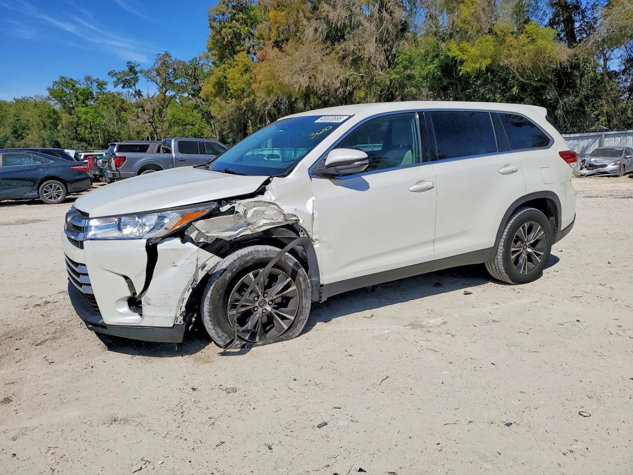 2019 Toyota Highlander Le