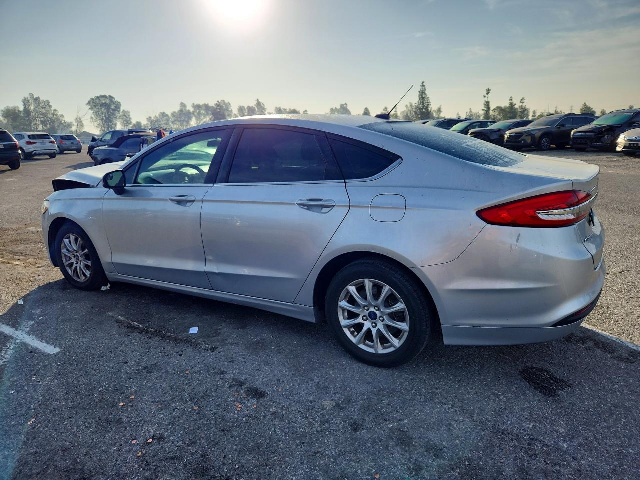 2017 Ford Fusion S - Фото 2