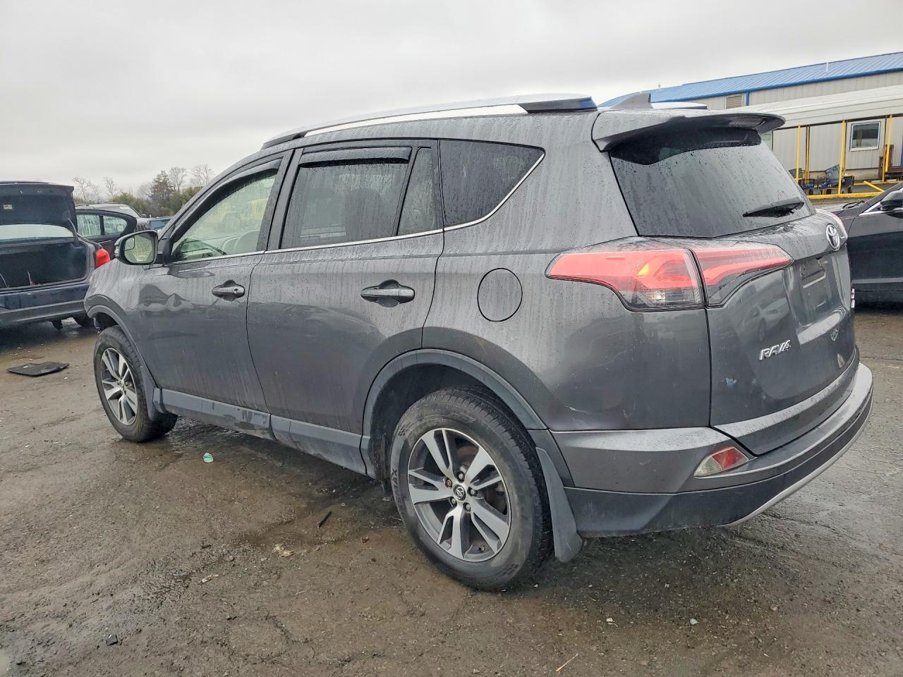 2016 Toyota Rav4 Xle - Фото 2