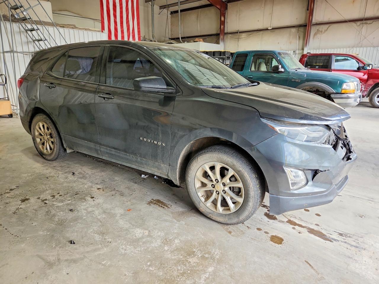 2018 Chevrolet Equinox Ls - Image 4