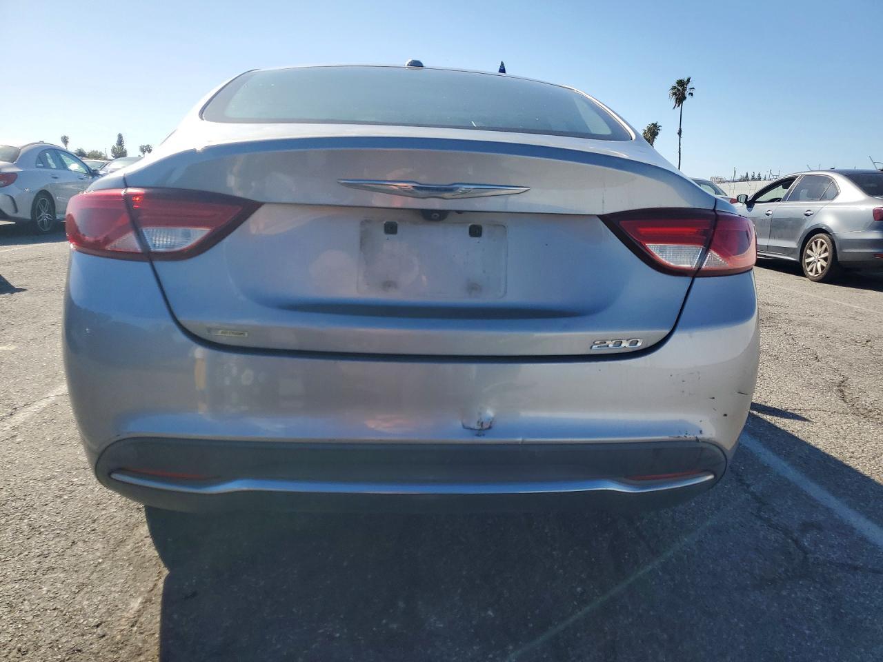 2015 Chrysler 200 Limited - Image 6