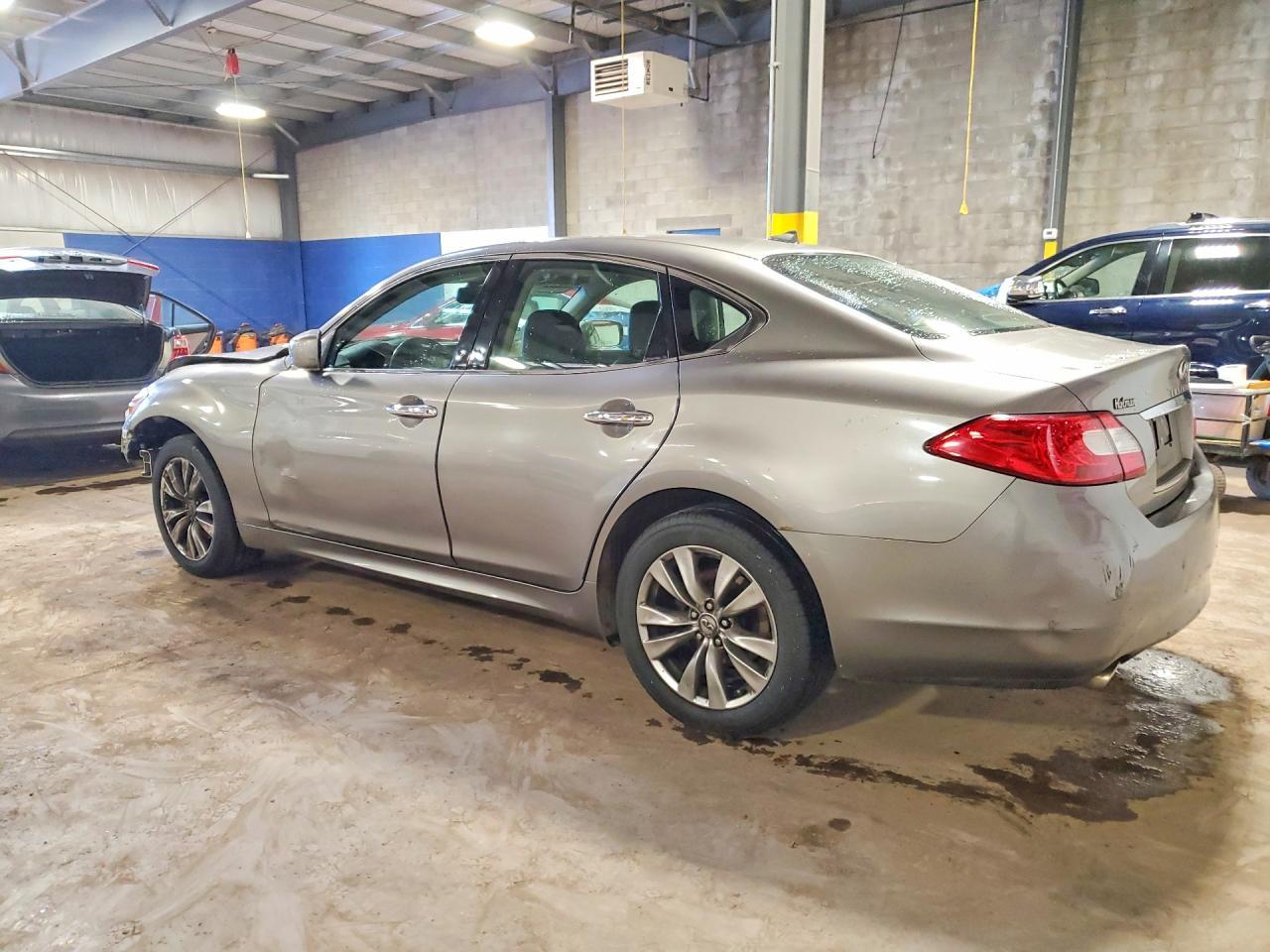 2013 Infiniti M37 X - Фото 2