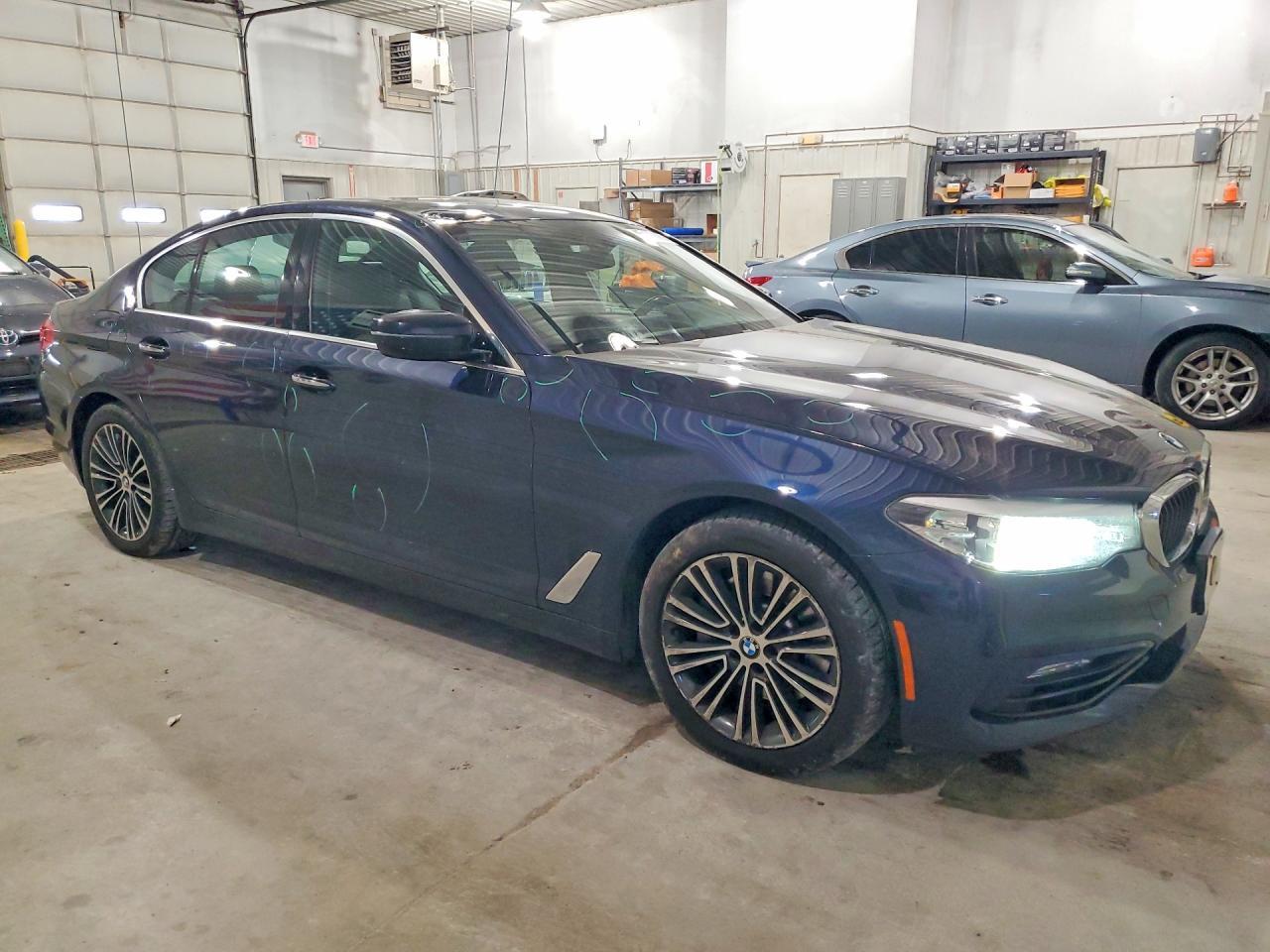 2018 BMW 530 Xi - Фото 4