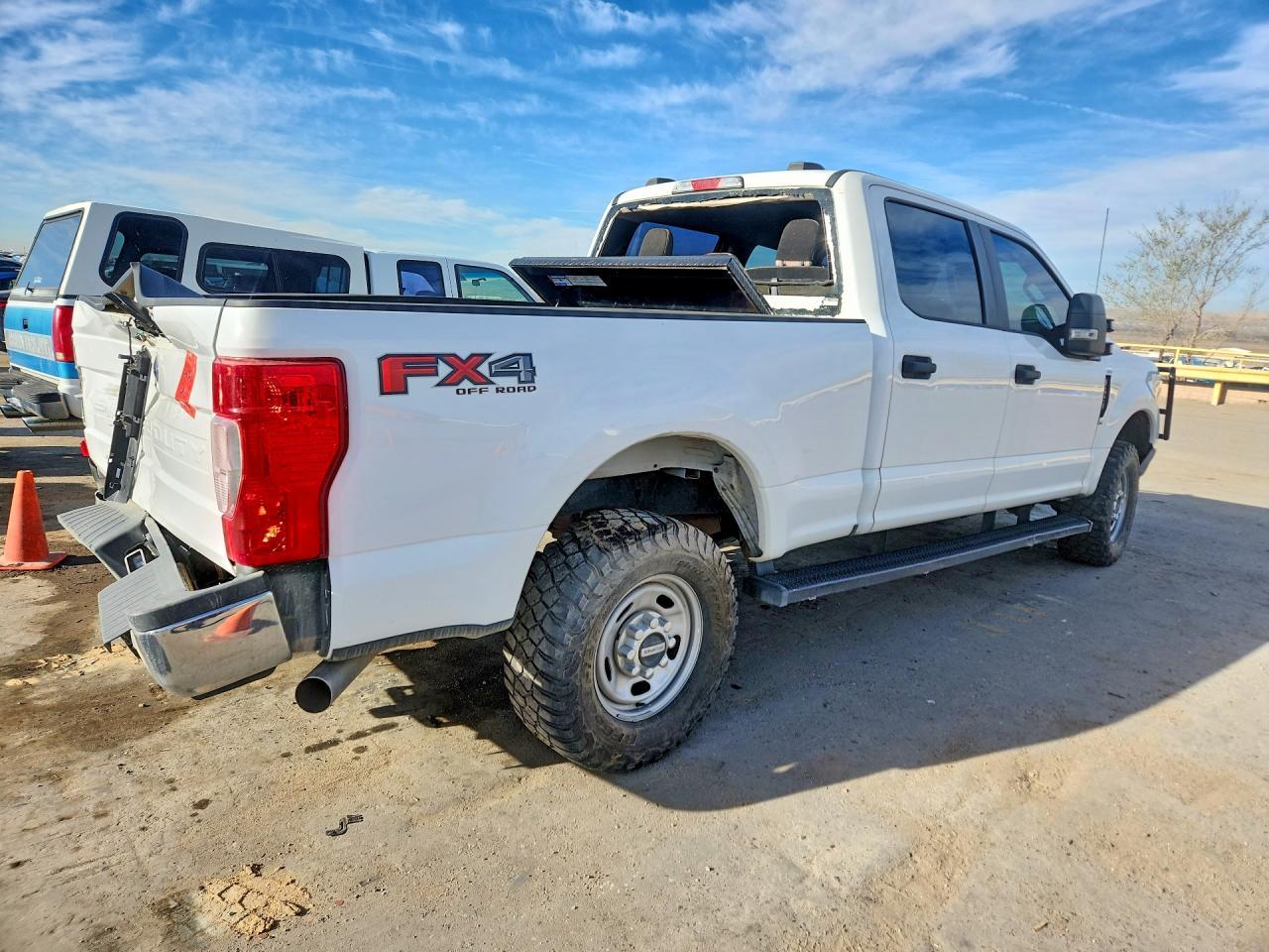 2022 Ford F250 Super Duty - Фото 3