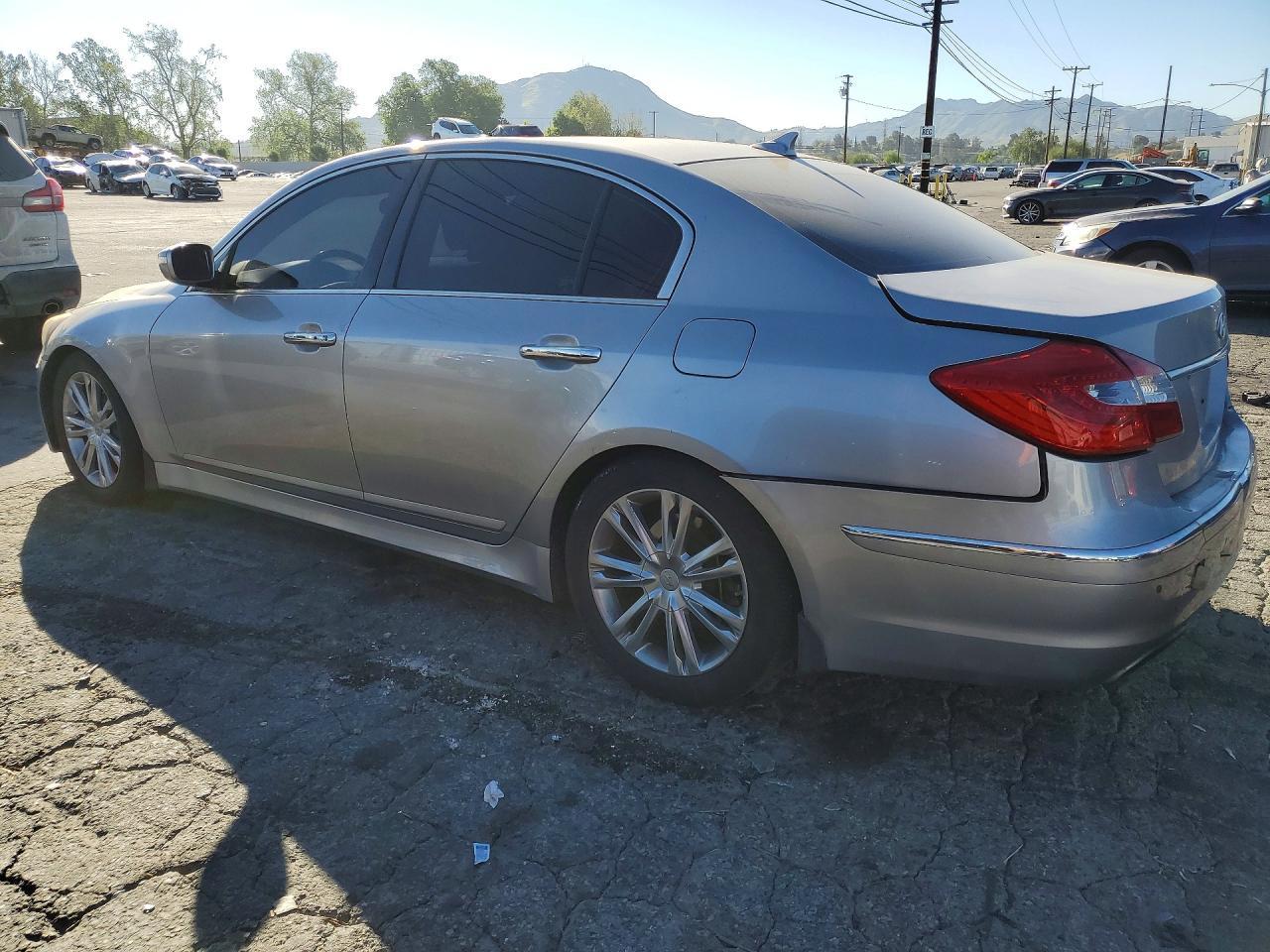 2012 Hyundai Genesis 3.8L V6 - Фото 2