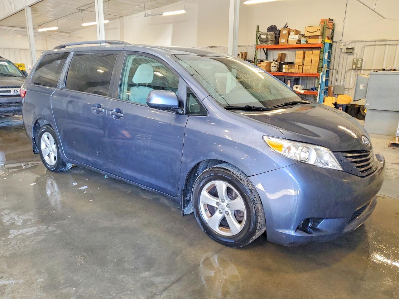 2015 Toyota Sienna - Фото 4