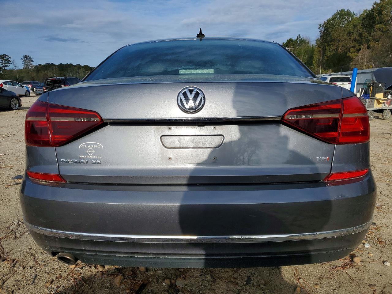 2018 Volkswagen Passat Se - Фото 6