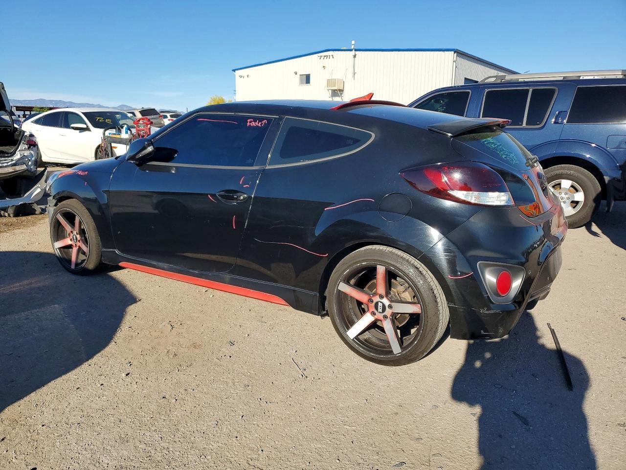 2016 Hyundai Veloster Turbo - Фото 2