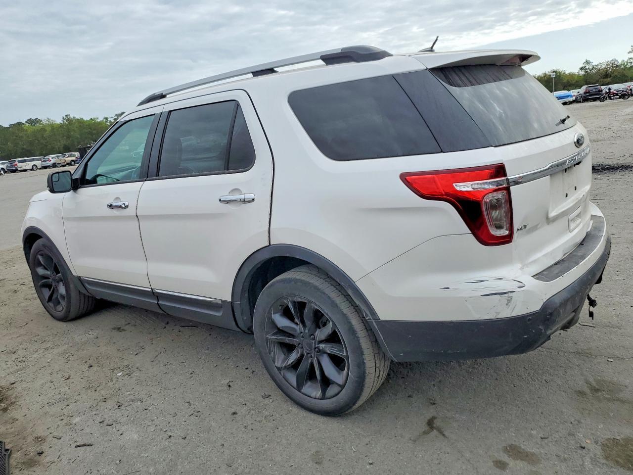 2013 Ford Explorer Xlt - Фото 2