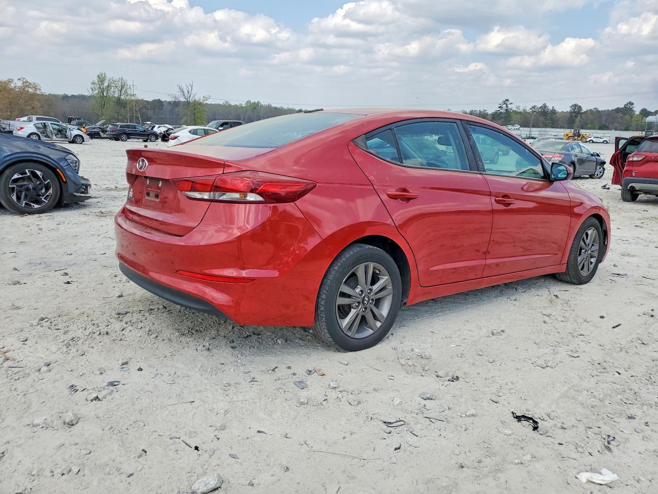 2017 Hyundai Elantra Value Edition - Фото 3