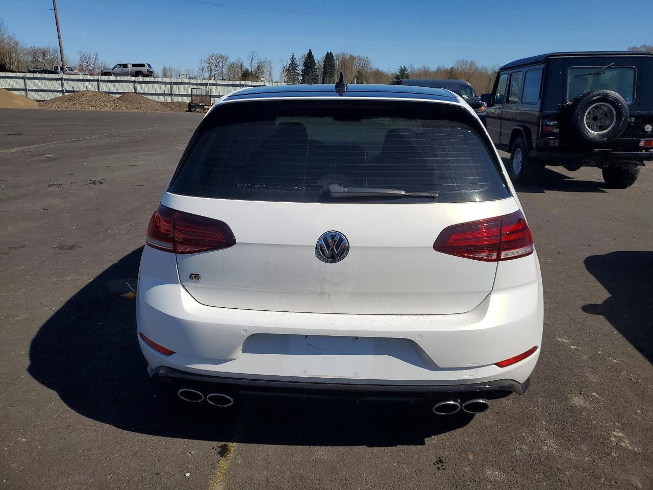 2019 Volkswagen Golf R - Image 6