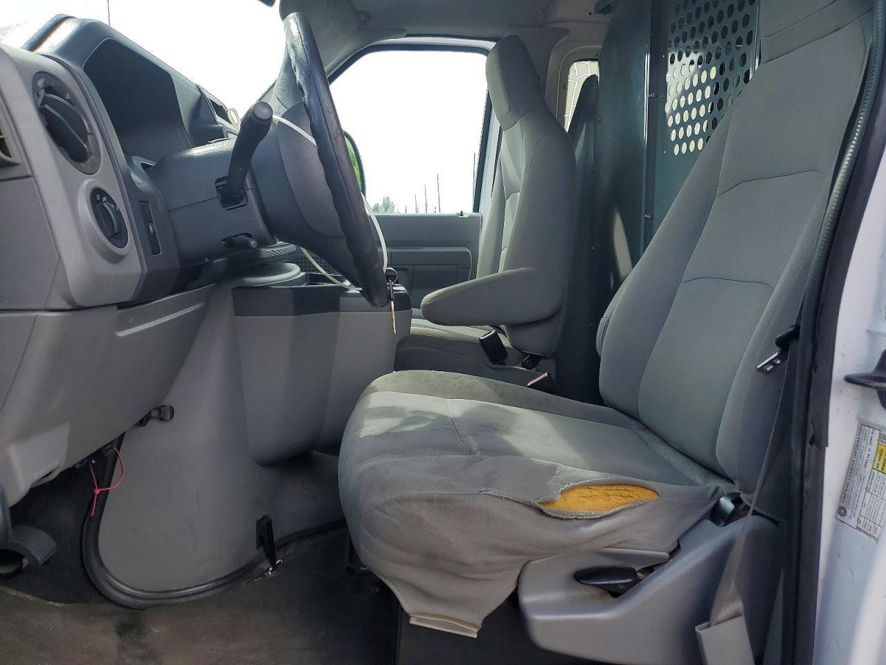 2011 Ford E150 Delivery Van - Фото 7